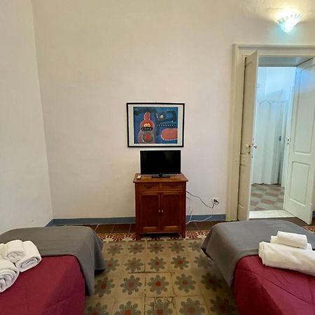 4 Balconi House-Appartamento Salentino Nel Centro Di לצ'ה מראה חיצוני תמונה