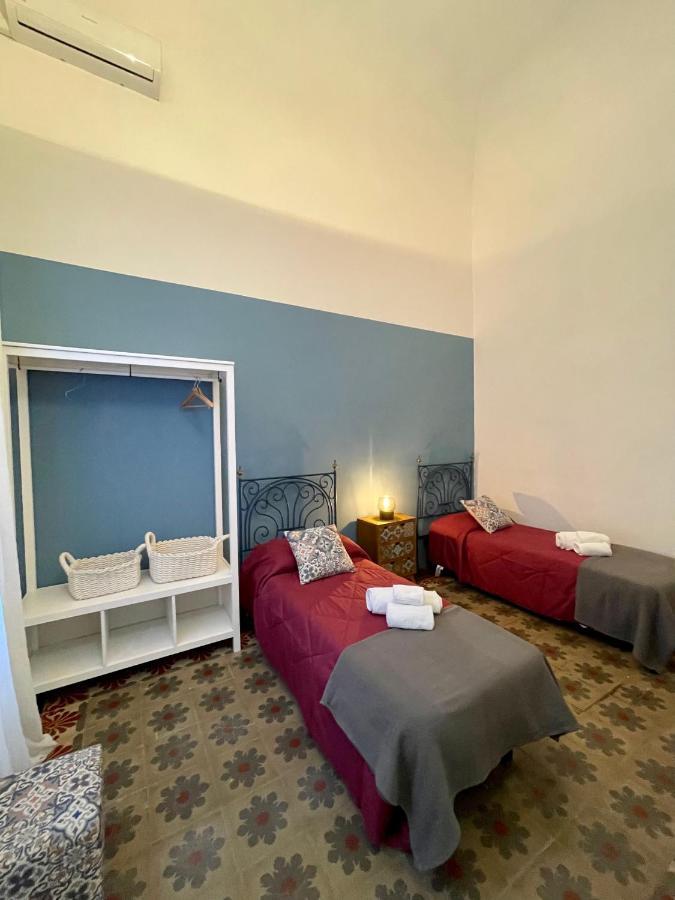 4 Balconi House-Appartamento Salentino Nel Centro Di לצ'ה מראה חיצוני תמונה